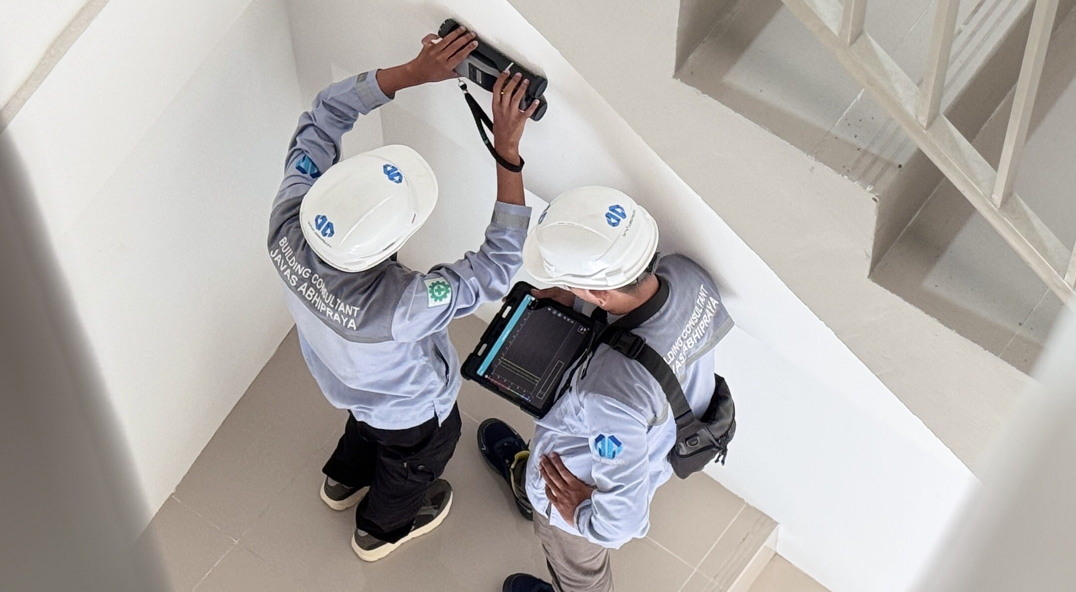 tim konsultansi teknik sipil melakukan analisis konstruksi